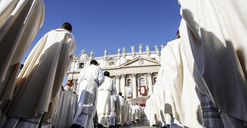 Eksplozivna knjiga: 80% svećenika u Vatikanu je gej